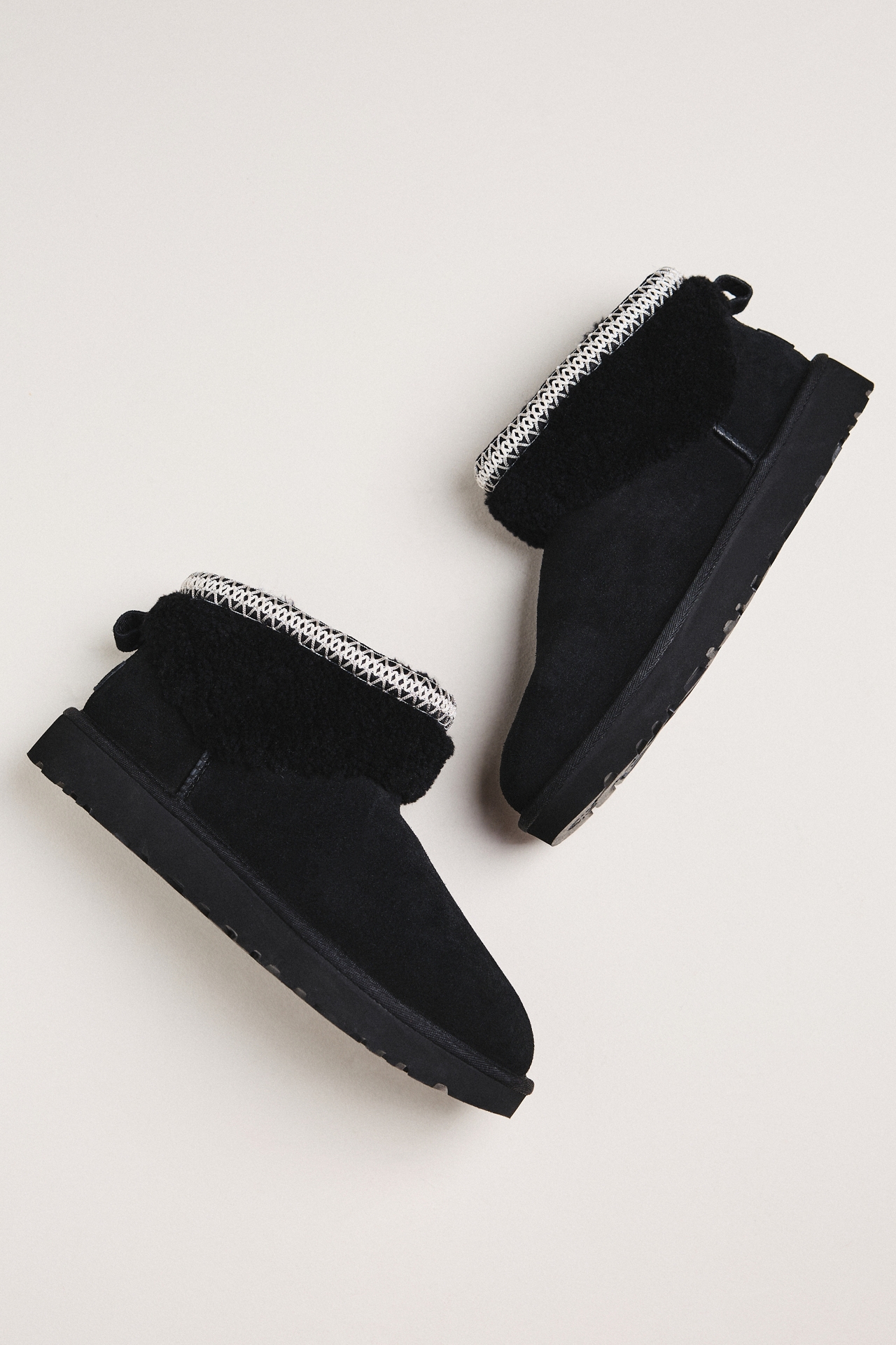 UGG Classic Ultra Mini Maxi Curly Boots