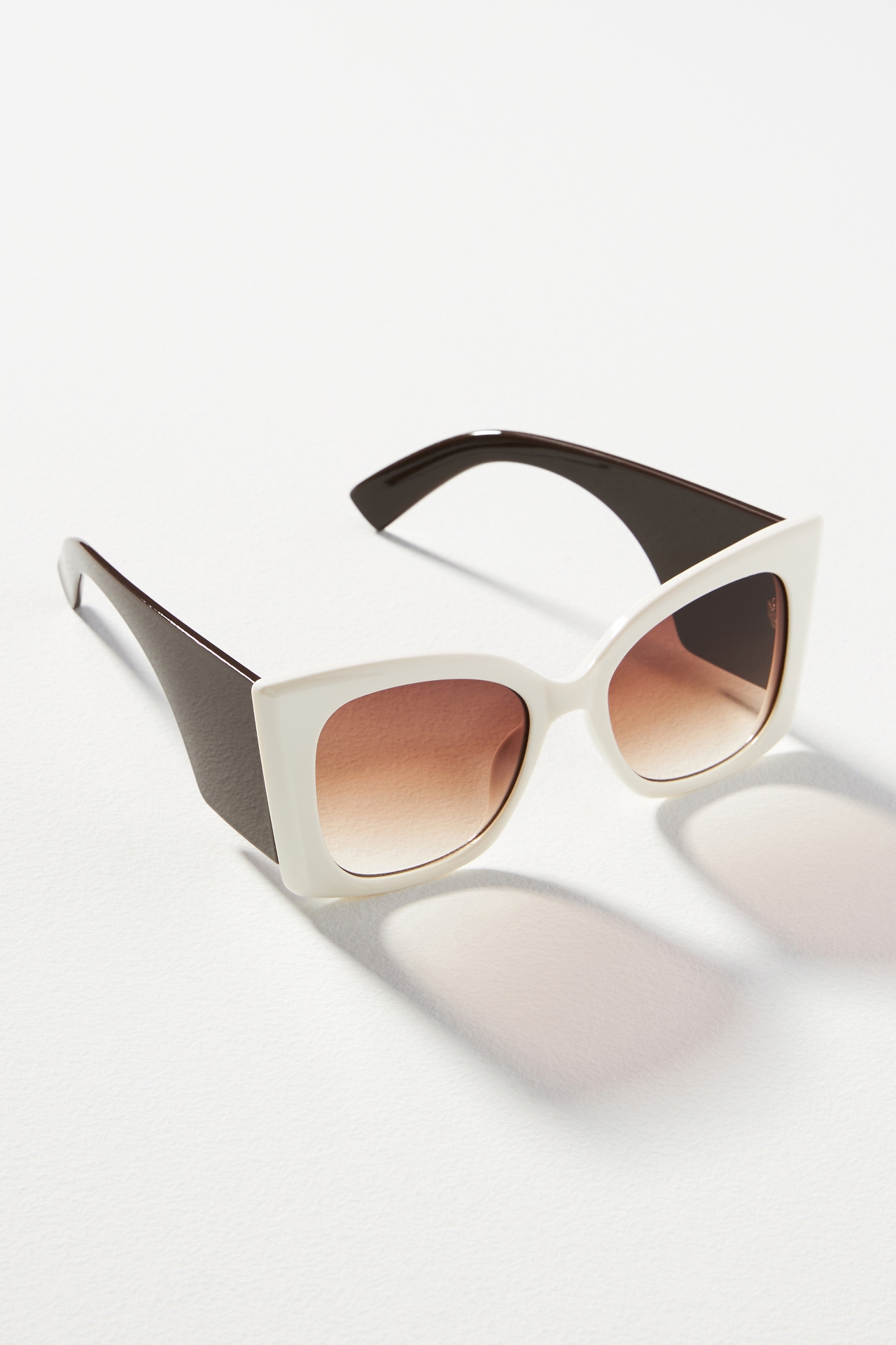 Wide Flare Oversized Sunglasses