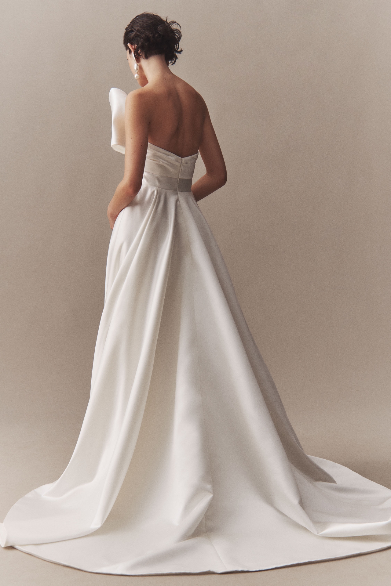 Wtoo by Watters Nanette Asymmetrical Bow-Front Wedding Gown