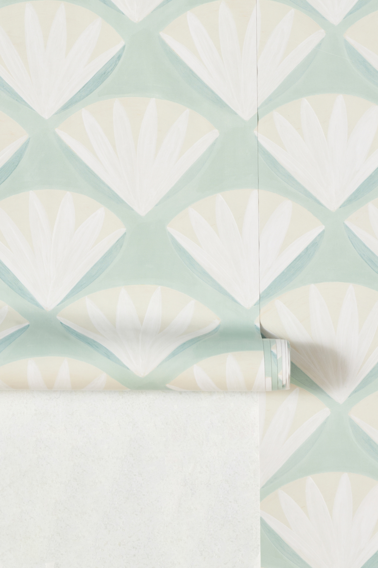 Deco Shell Peel-and-Stick Wallpaper