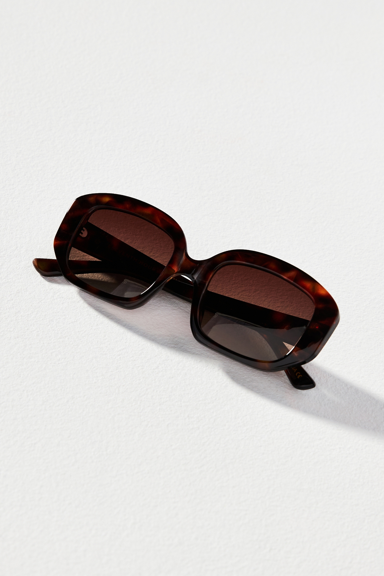 Eleventh Hour x Anthropologie Zoe Rectangle Sunglasses at  display picture 1