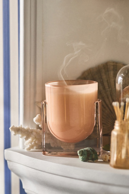 Found Notes Rose & Oud Boxed Candle par en Pink taille: XS - Found Notes by Anthropologie - Modalova