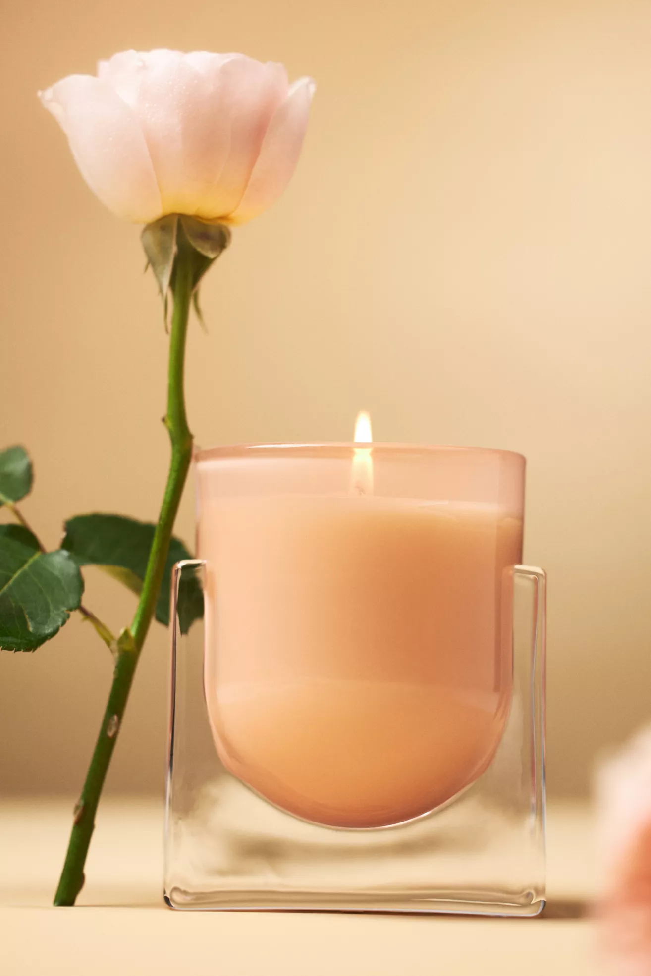 Found Notes Floral Rose & Oud Candle - thumbnail 3