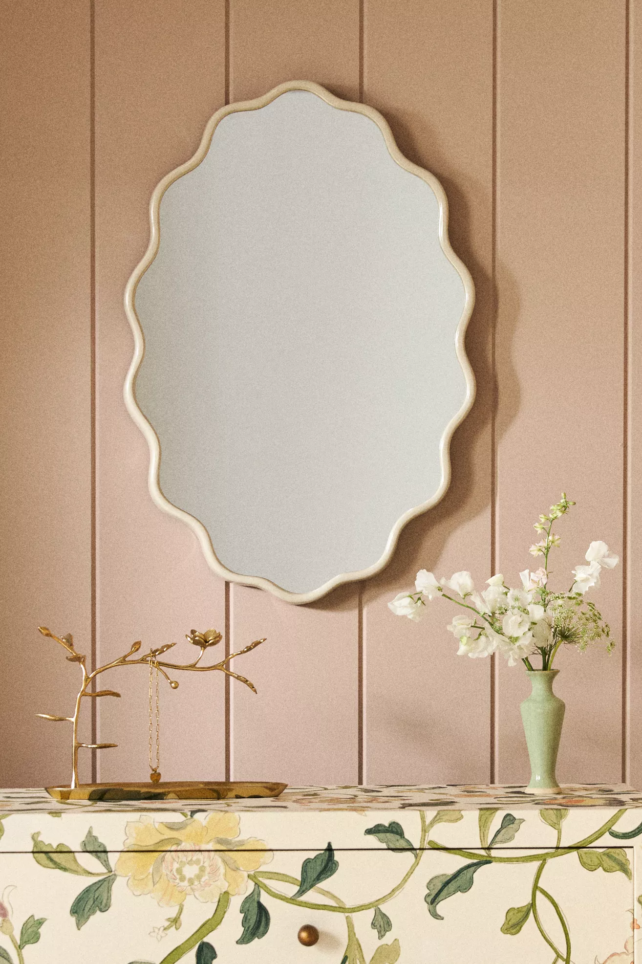 Coquille Scalloped Metallic Oval Wall Mirror - thumbnail 3