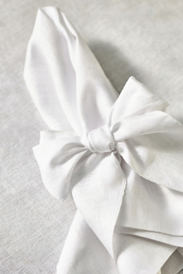 Joanna Buchanan Bow Linen Napkins, Set of 2 - Thumbnail 2