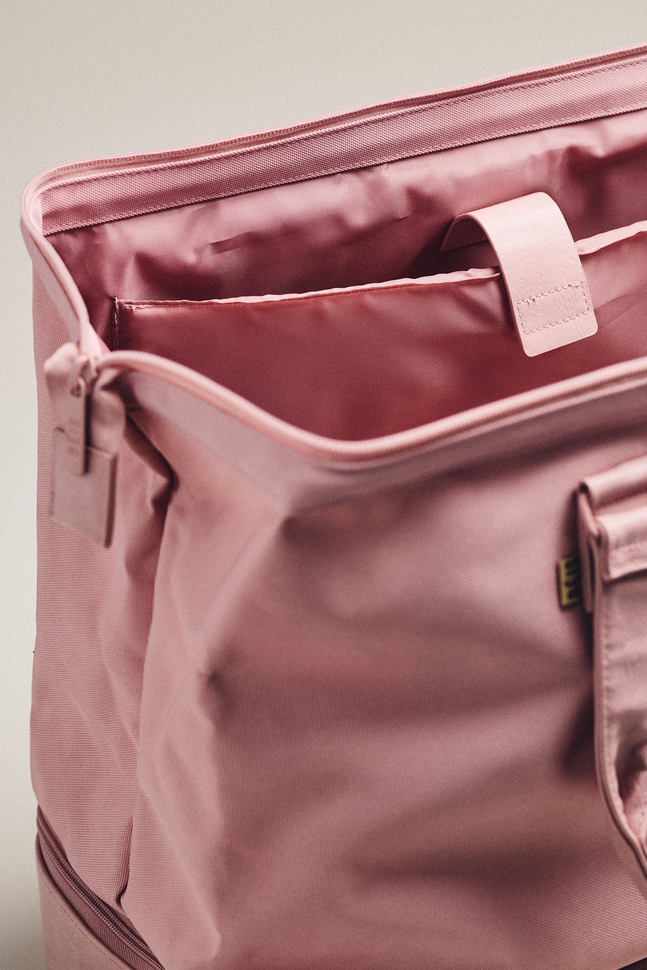 BÉIS Weekender