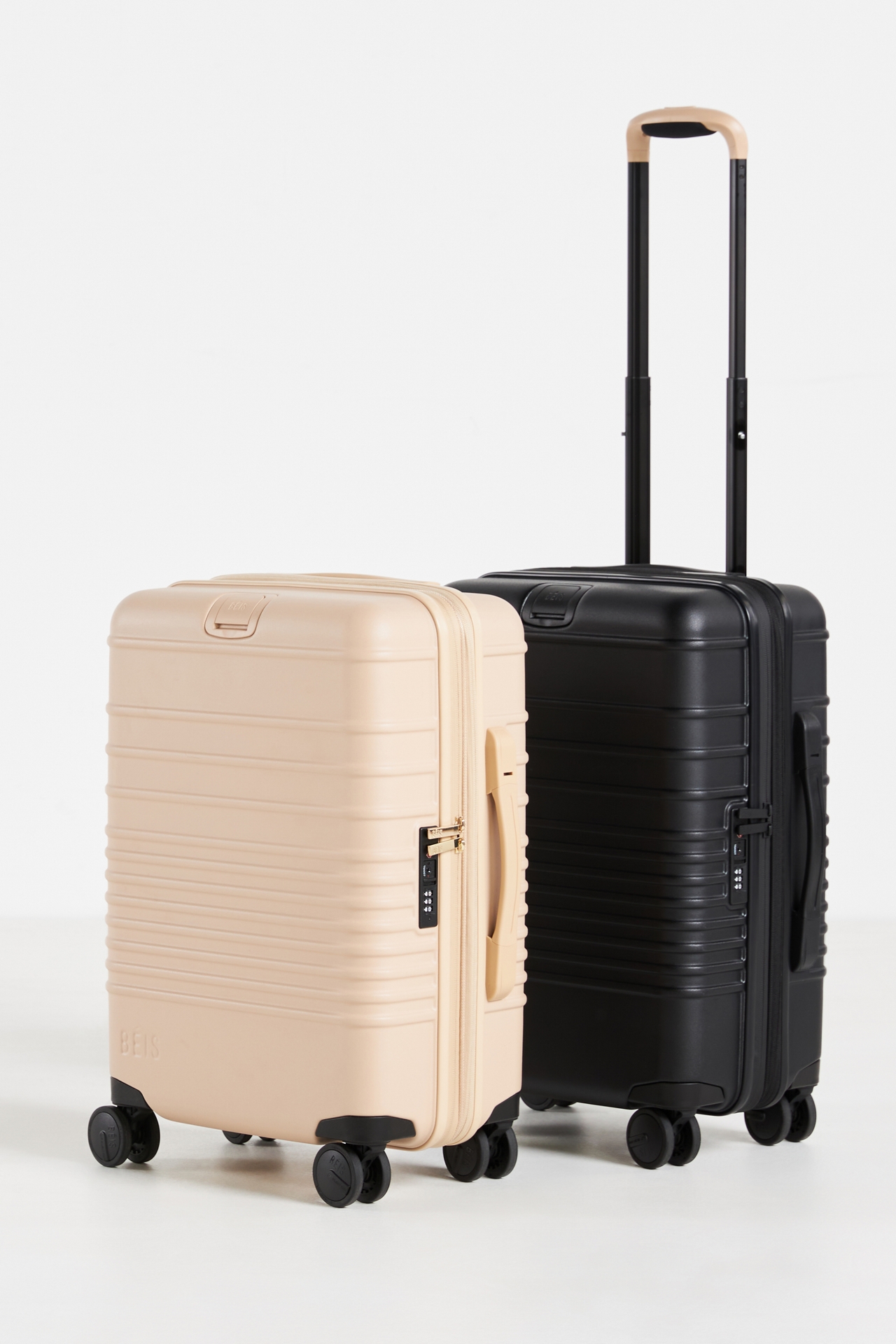 BÉIS Carry-On Roller Suitcase