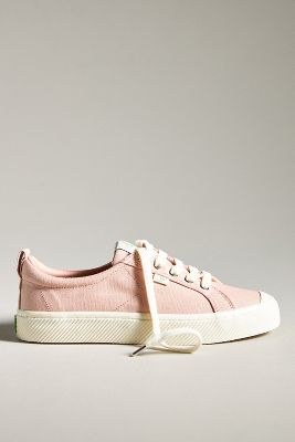 Cariuma Oca Low Canvas Sneakers In Pink