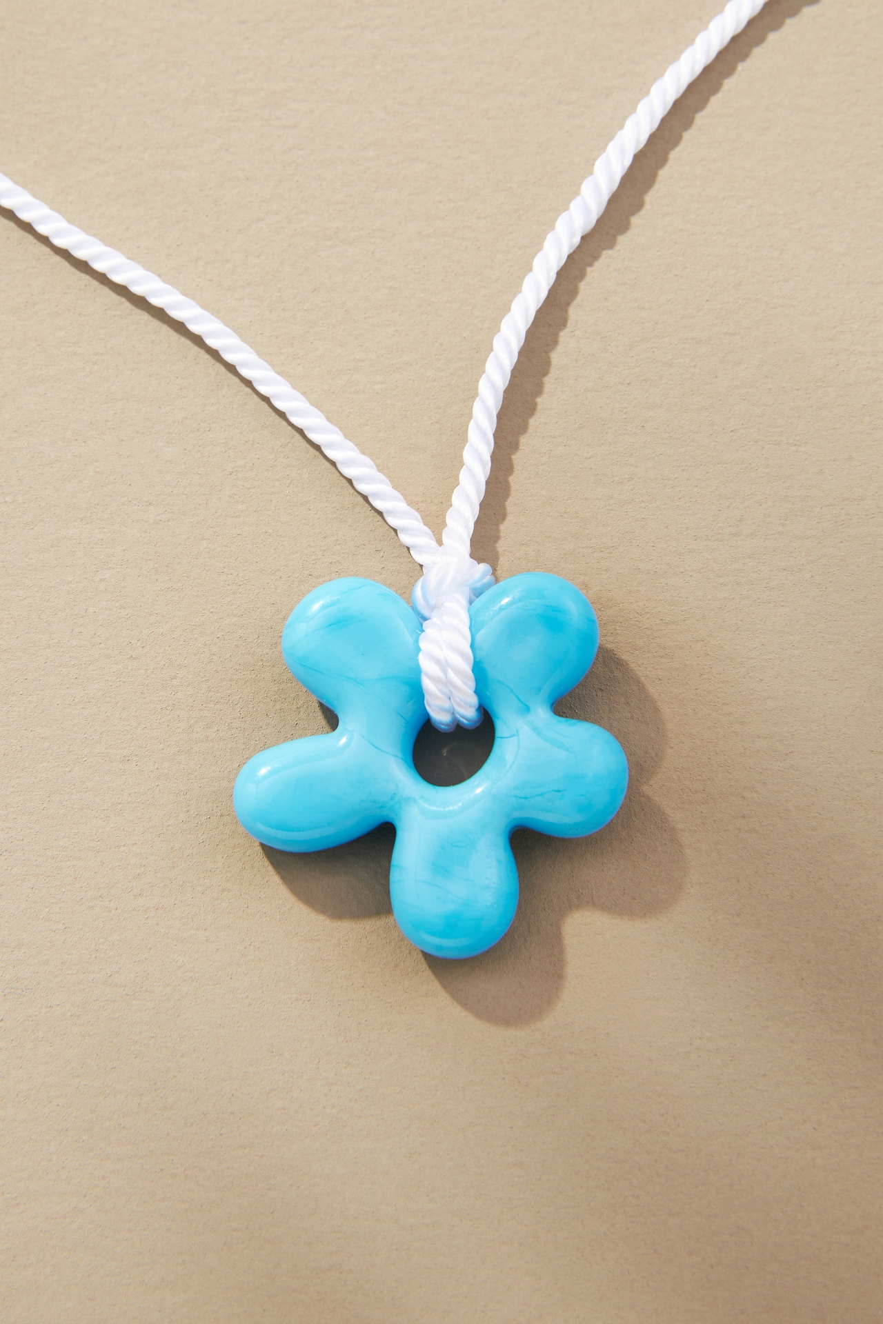 Retro Flower Pendant Necklace