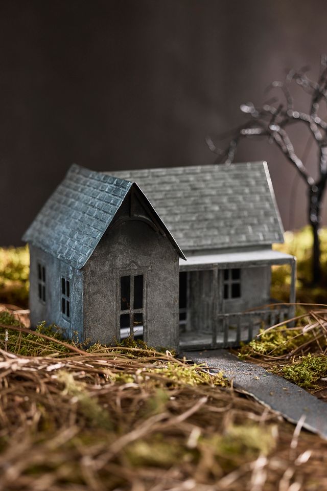 Concordville Spooky Village Homestead #2