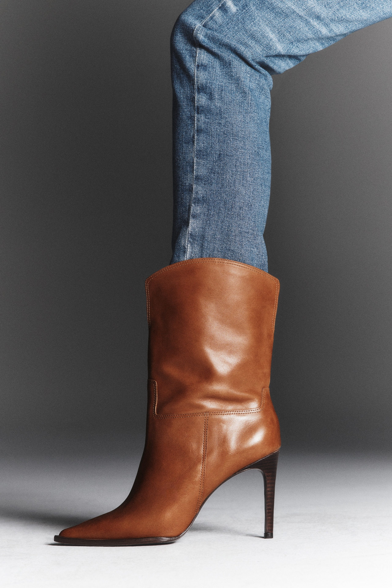 Vicenza Pointed-Toe Mid Heeled Boots