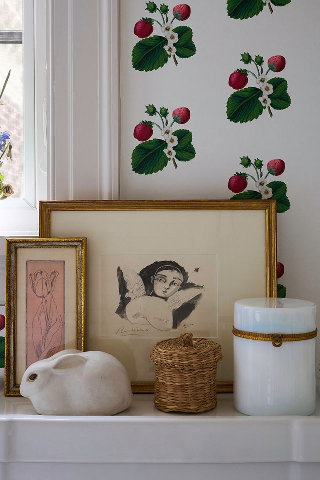 Schumacher x Johnson Hartig Strawberry Hill Wallpaper #4