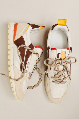 Oncept Toronto Sneakers In Ivory