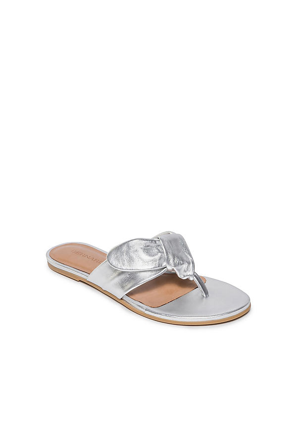 Bernardo Metallic Flat Thong Slide Sandals In Silver