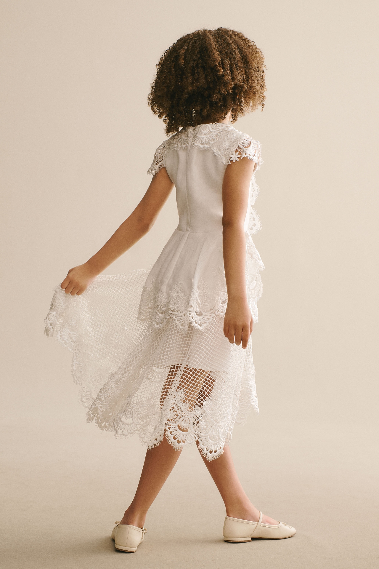 Gió Bespoke Alma Lace Flower Girl Dress