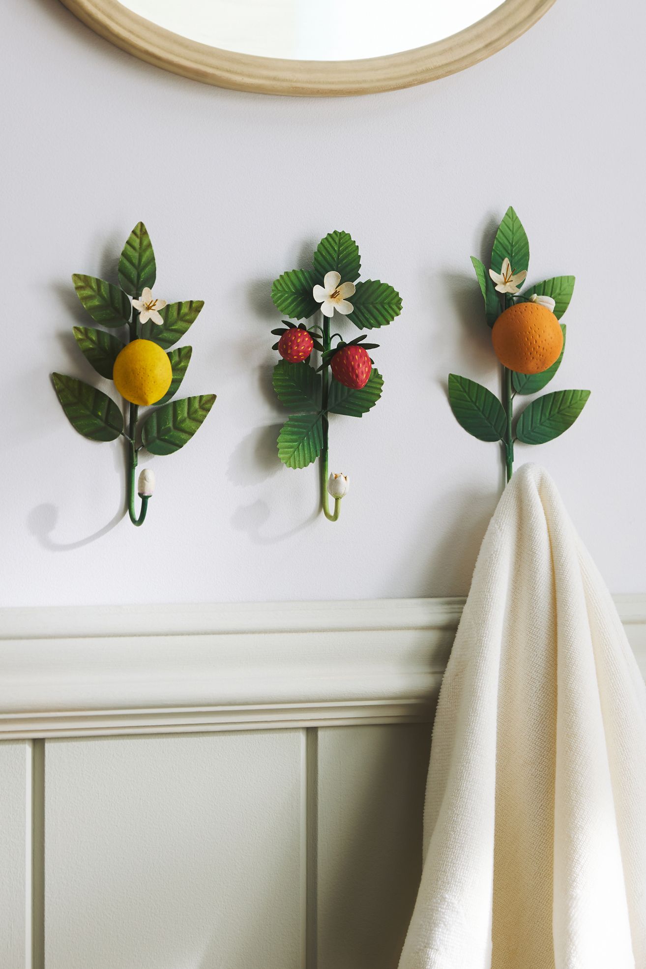 Fruit Metal Hook - STRAWBERRY, One Size