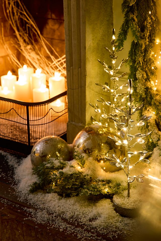 Crystal Leaves Light-Up Gold Tree #3
