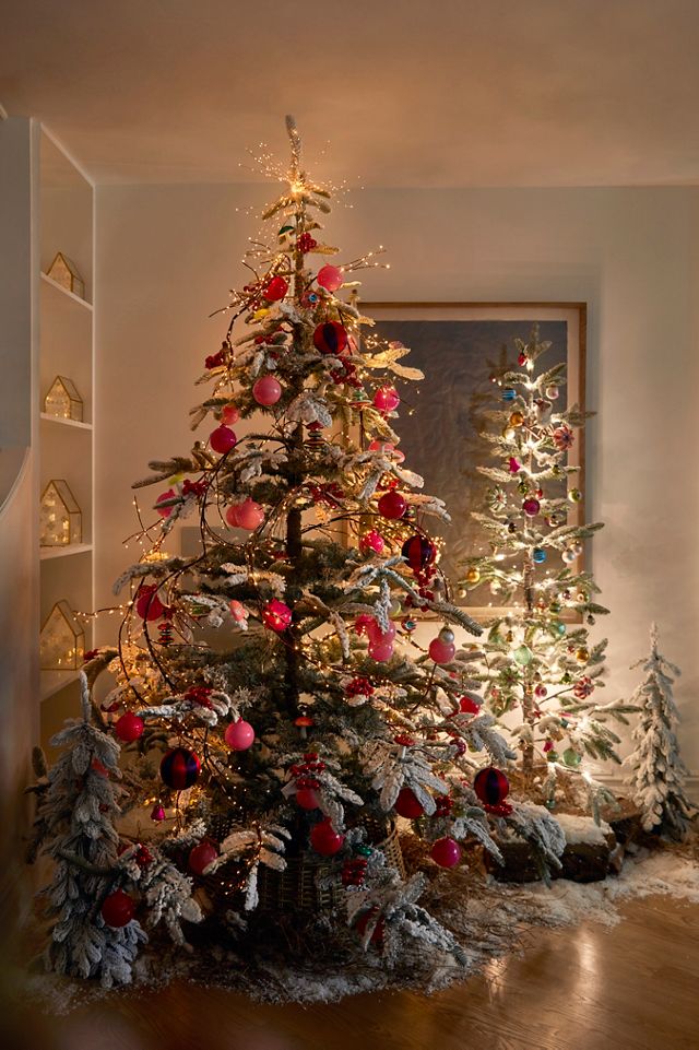 Faux Twinkling Pre-Lit Woodland Fir #6