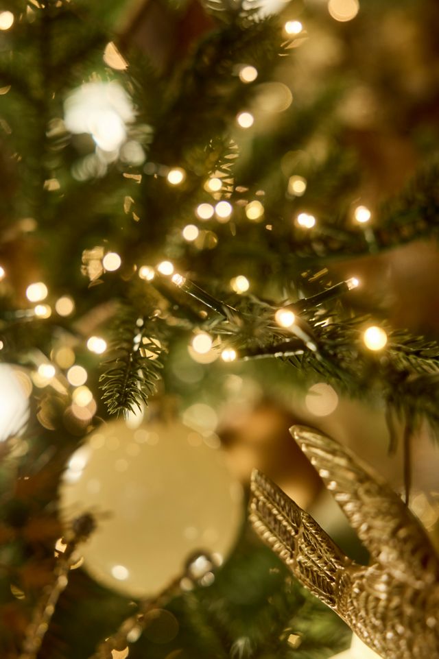 Faux Twinkling Pre-Lit Norway Spruce #6