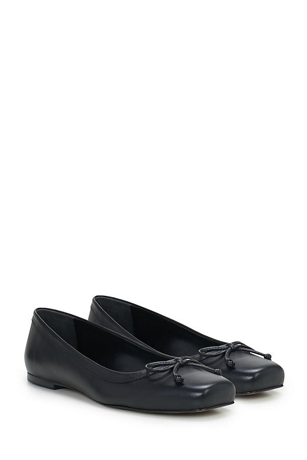 Vince Camuto Corrin Flats In Black