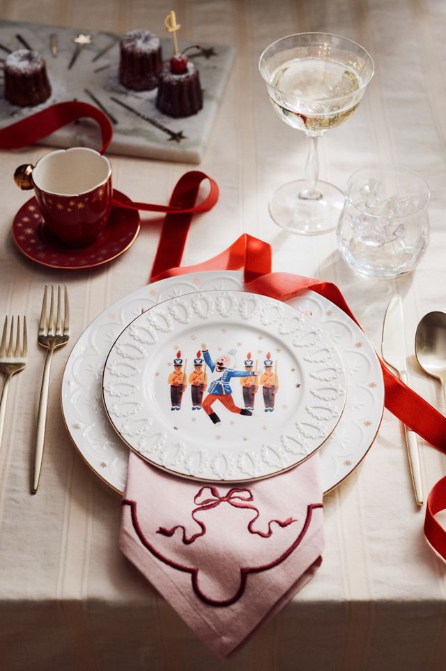 Benedita Bow Cotton Embroidered Napkins, Set of 4 #1