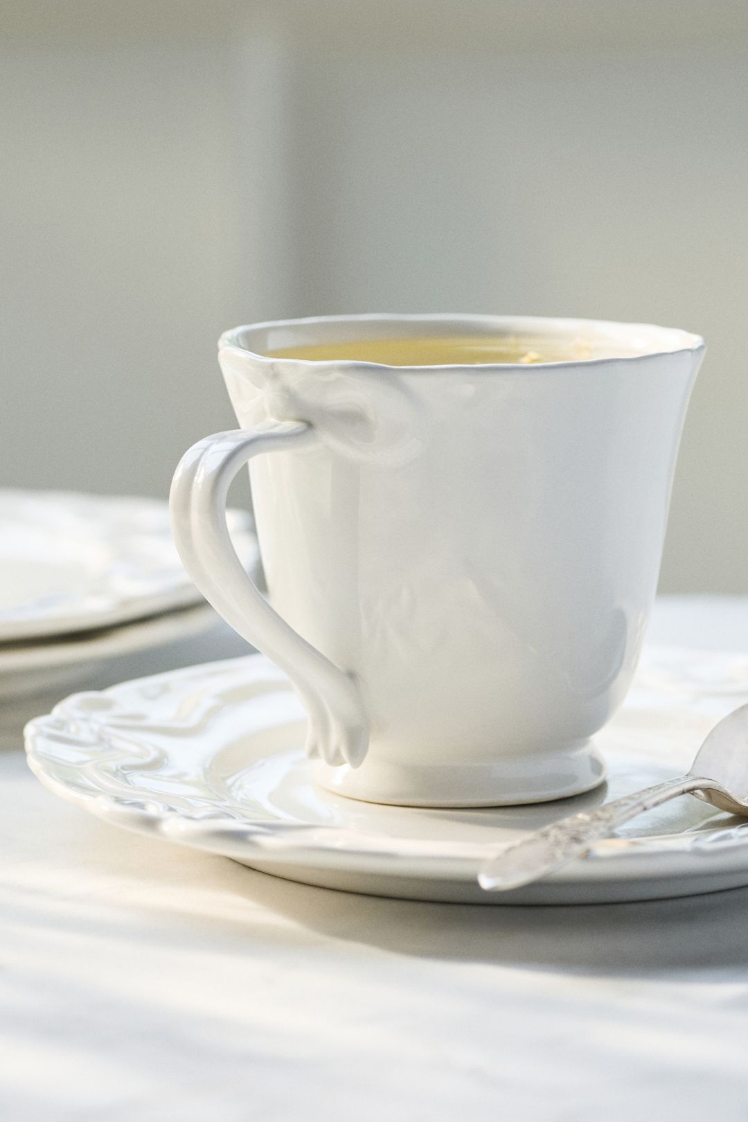 Benedita Bow Stoneware Mug - White, One Size