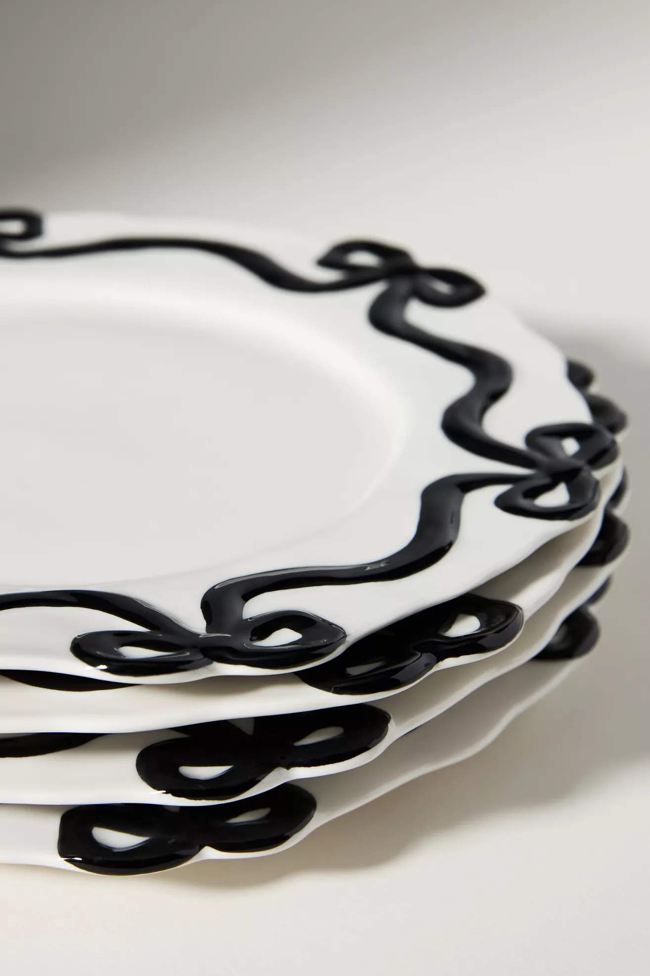 Benedita Bow Stoneware Dinner Plates, Set of 4 - thumbnail 3