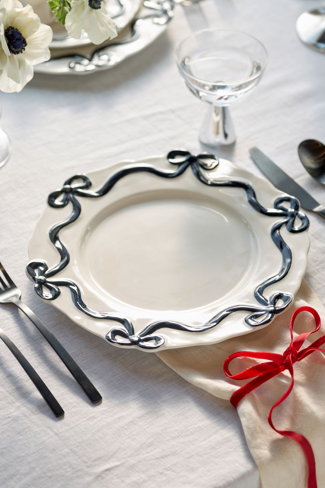 Benedita Bow Stoneware Dinner Plates, Set of 4 - Black, Set Of 4