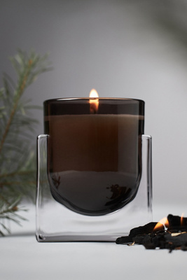 Found Notes Spice Evergreen & Embers Boxed Candle par en Black taille: M - Found Notes by Anthropologie - Modalova