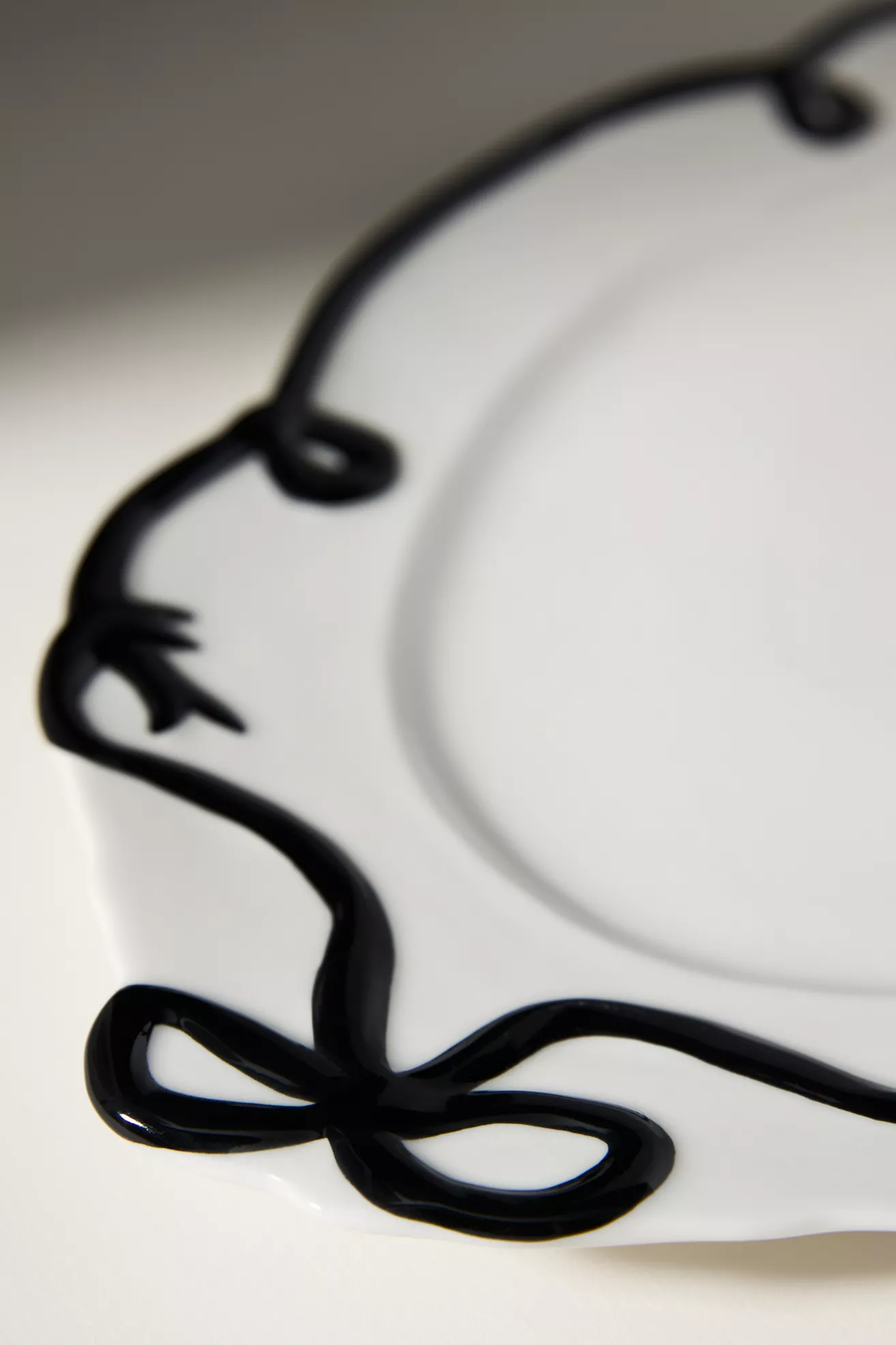 Benedita Bow Ceramic Stoneware Platter - thumbnail 2