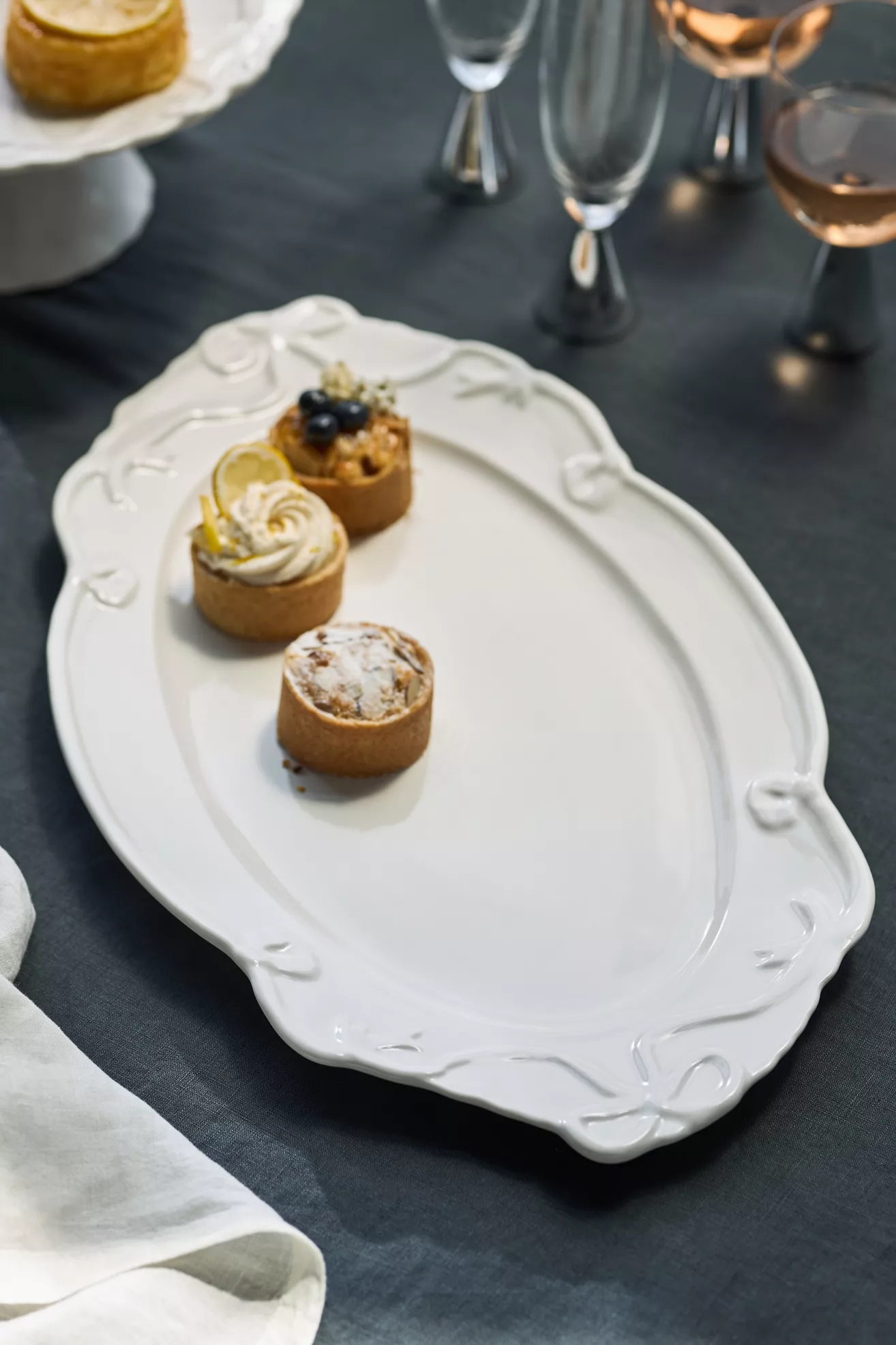 Benedita Bow Ceramic Stoneware Platter - thumbnail 6