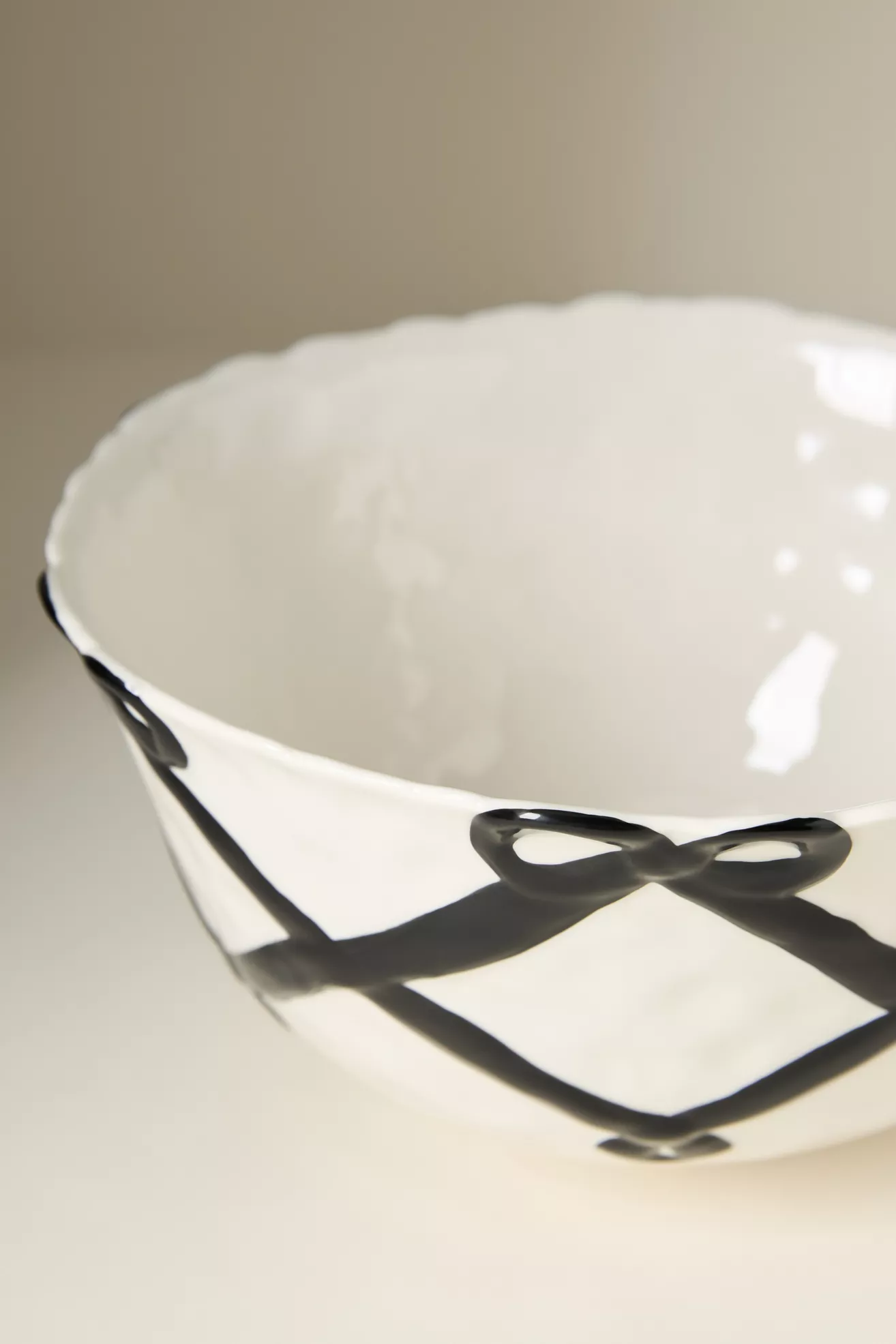 Benedita Bow Ceramic Stoneware Serve Bowl - thumbnail 3