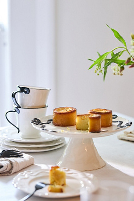 Anthropologie Benedita Bow Ceramic Stoneware Cake Stand