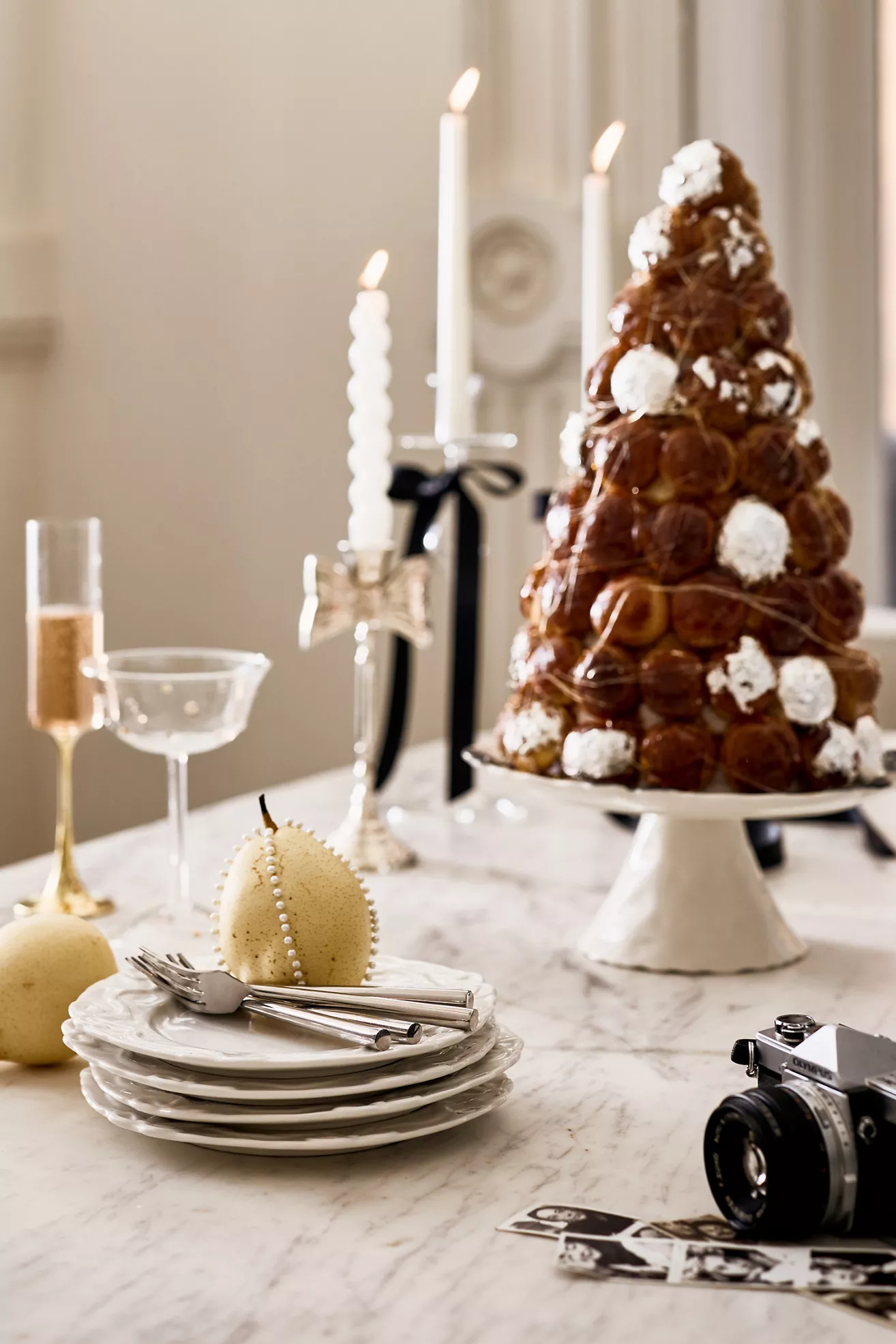 Benedita Bow Ceramic Stoneware Cake Stand - thumbnail 7
