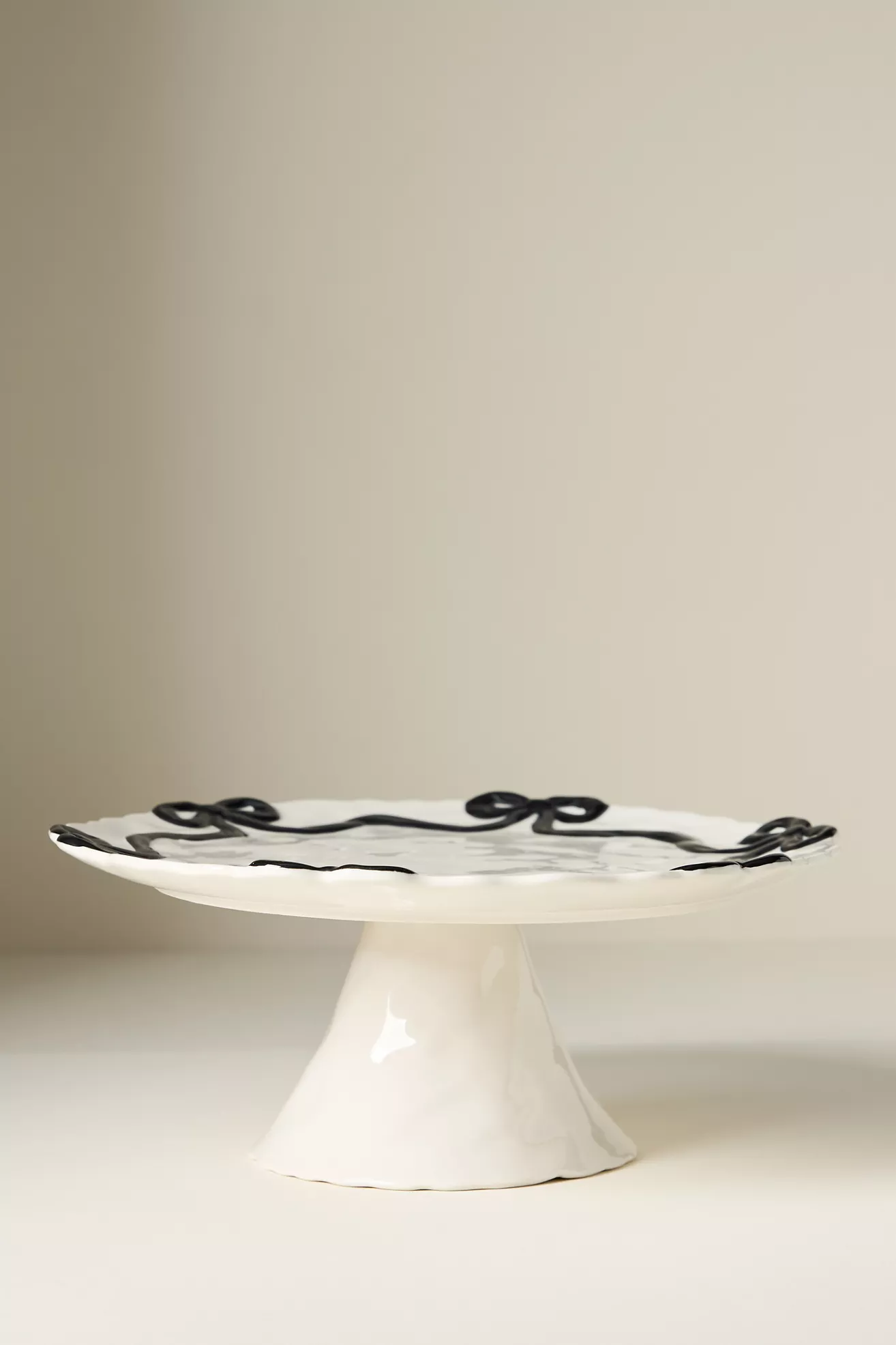 Benedita Bow Ceramic Stoneware Cake Stand - thumbnail 4