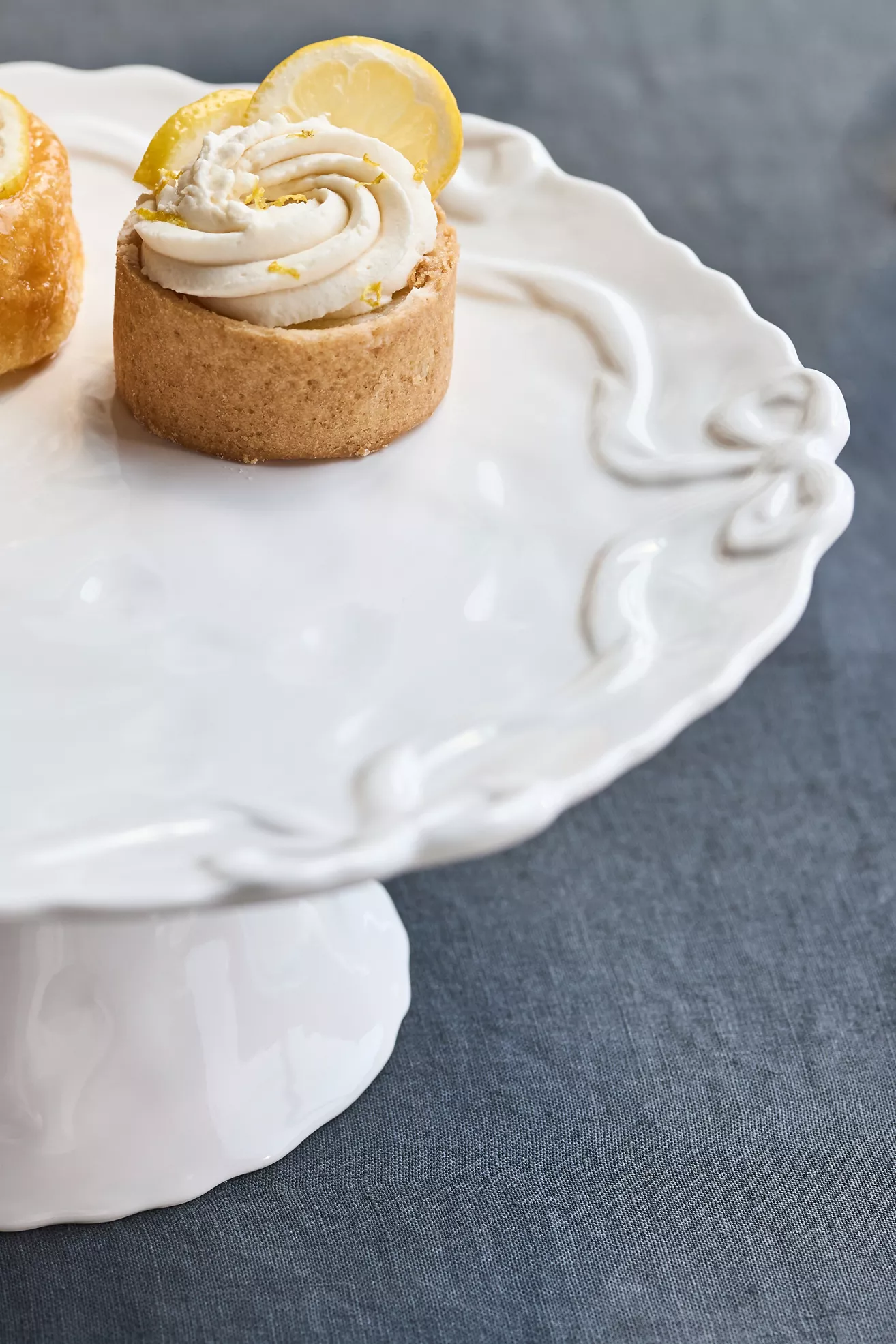 Benedita Bow Ceramic Stoneware Cake Stand - thumbnail 3