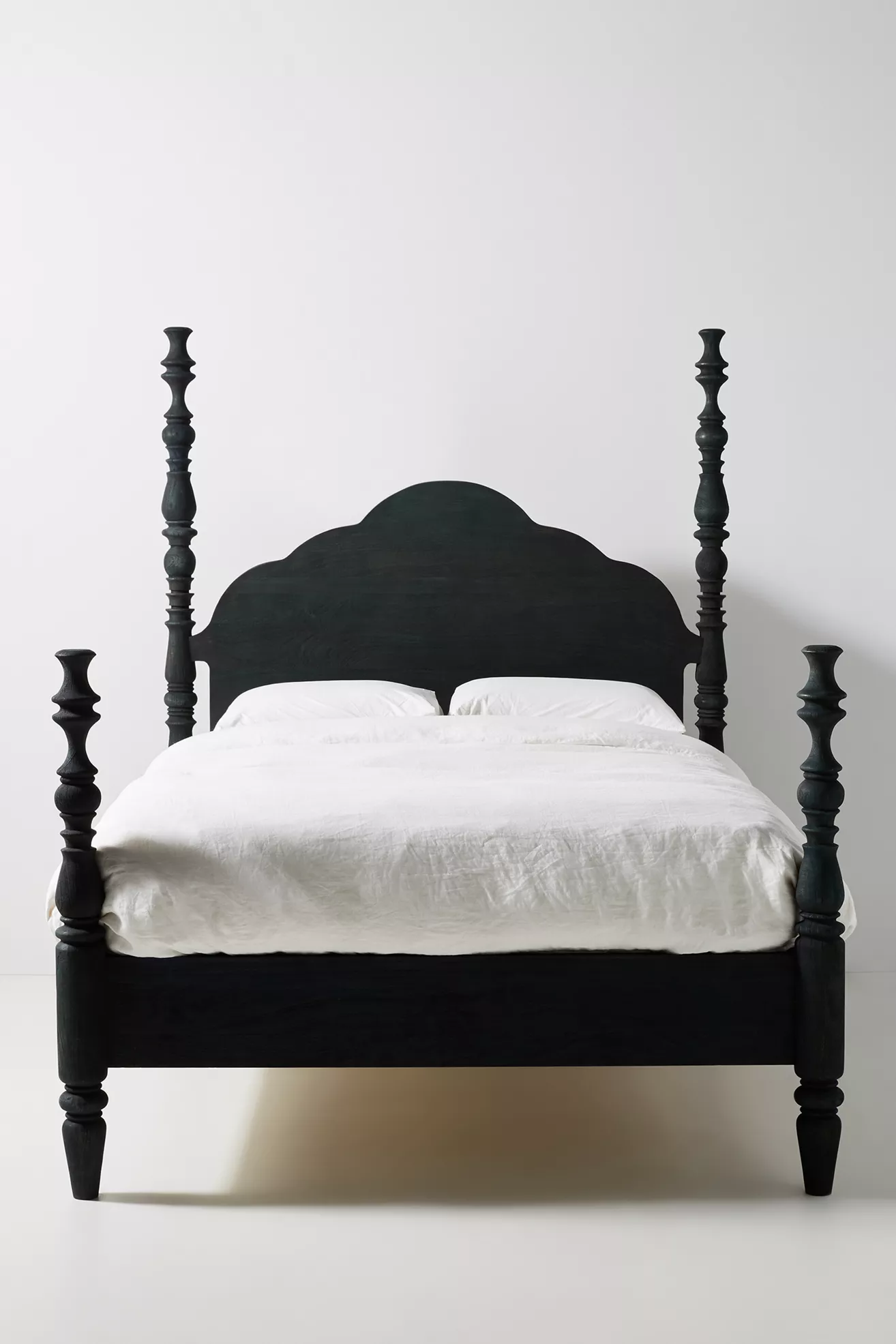 Spindle Four-Poster Bed - thumbnail 8