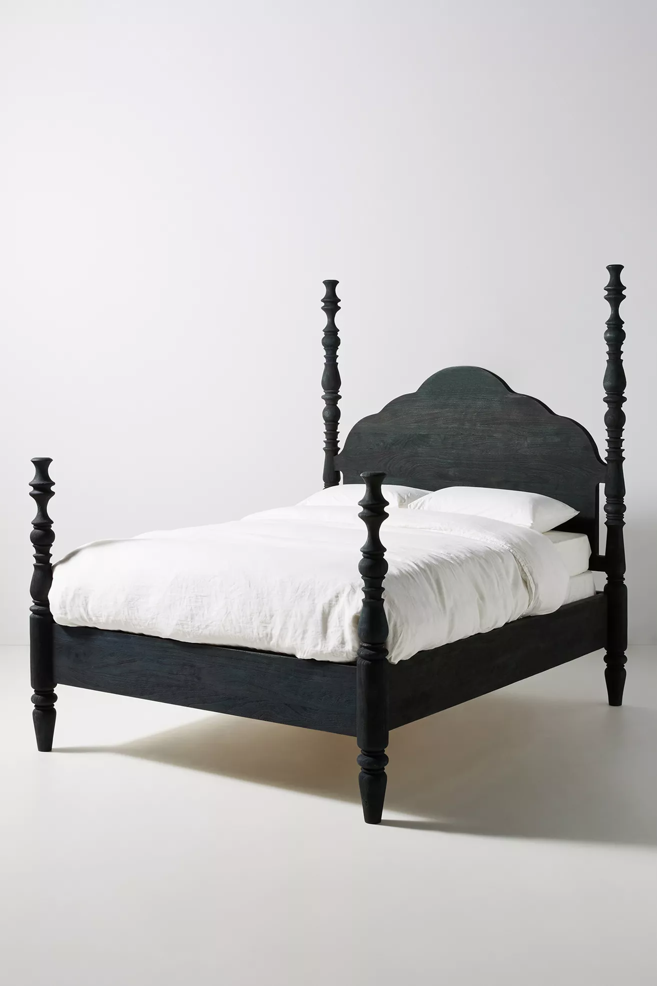 Spindle Four-Poster Bed - thumbnail 9