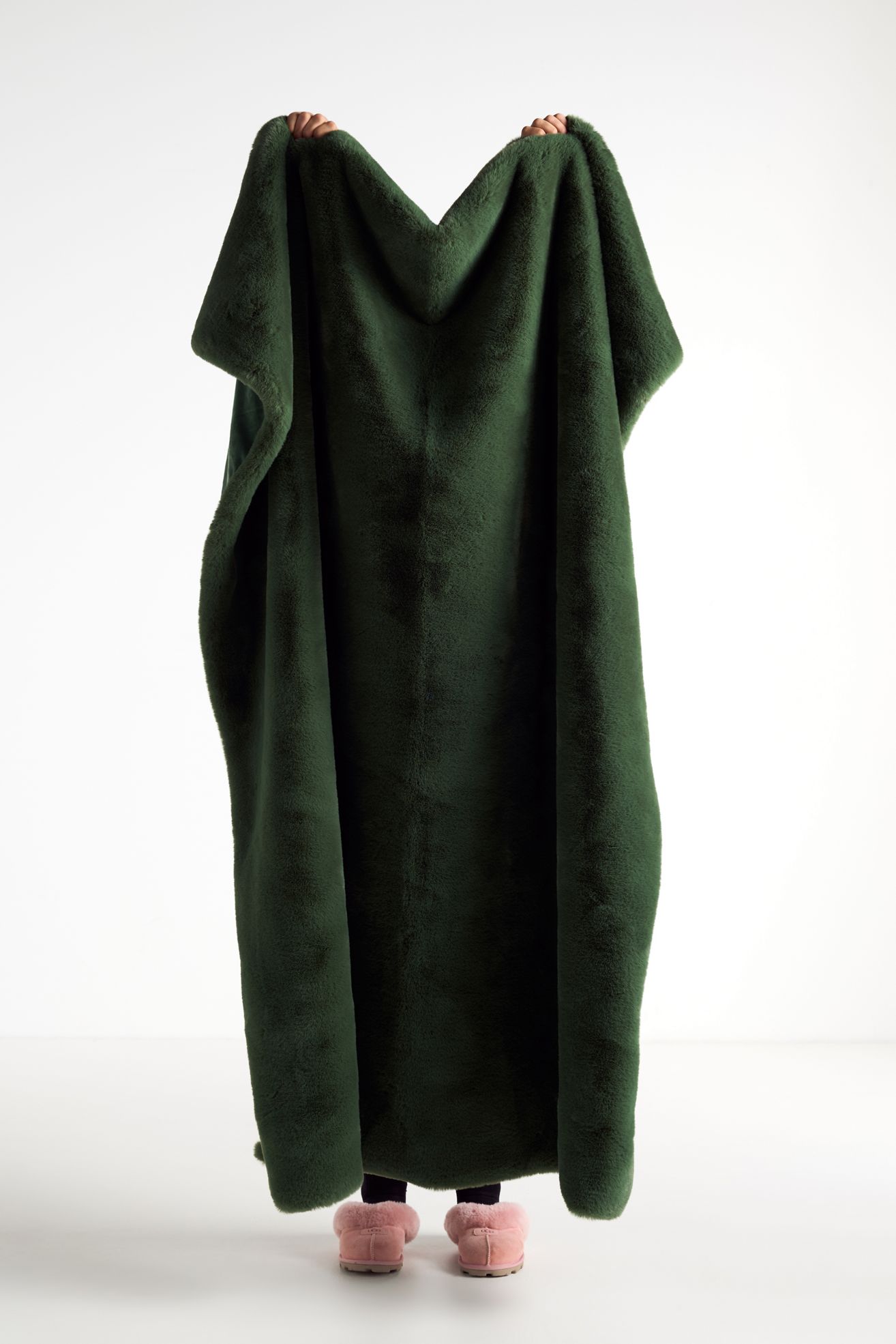 The Sophie Faux Fur Throw Blanket - Dark Green, 60" x 70"