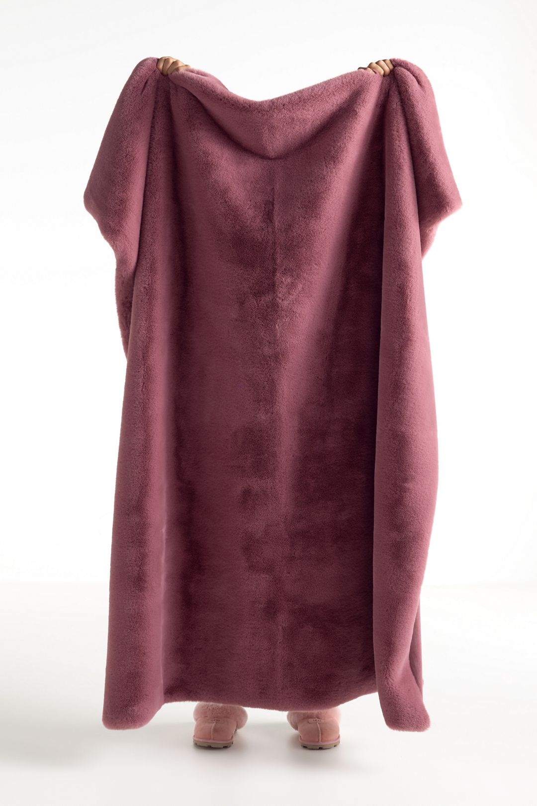The Sophie Faux Fur Throw Blanket - Mauve