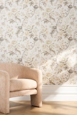 Tansy Bloom Floral Oyster Wallpaper