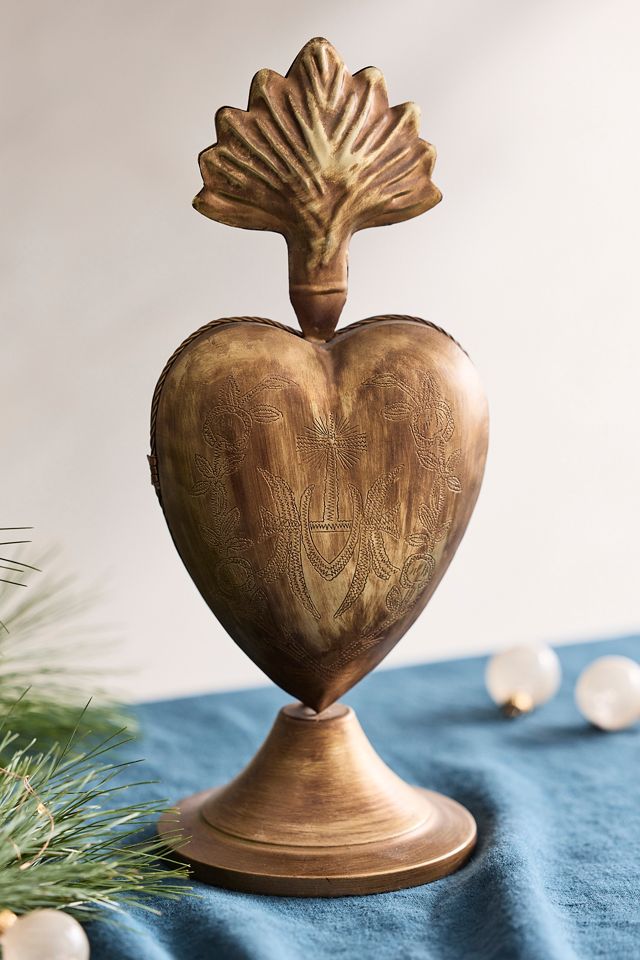 Keepsake Heart Locket Stand | Anthropologie