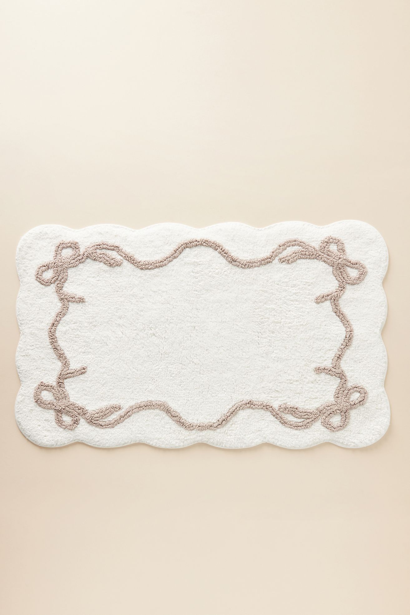 Benedita Bow Bath Mat - Taupe, Standard, 21" X 34"
