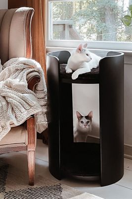 Mau Castillo Cat Tower