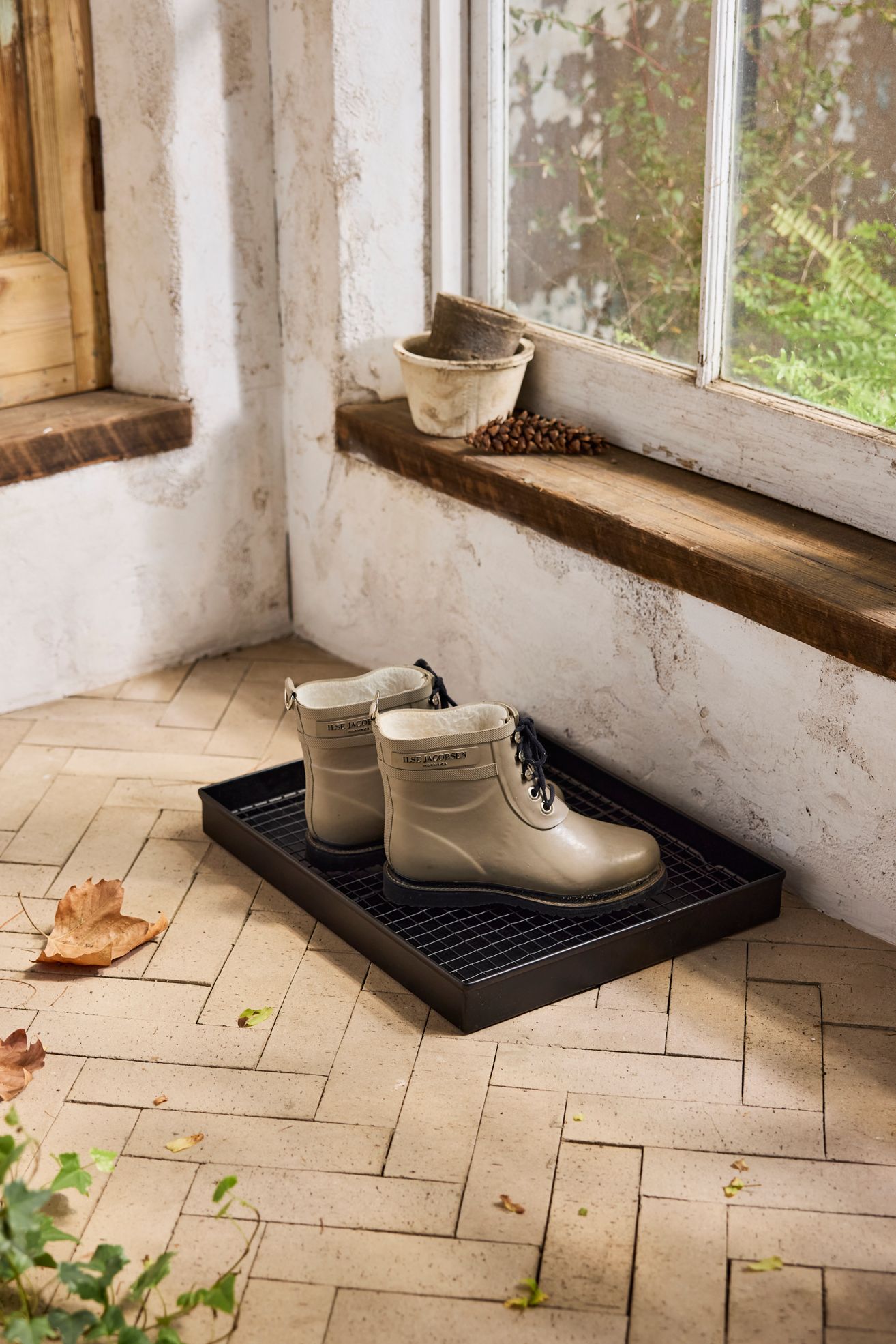 Boot Tray, Black - Black, L