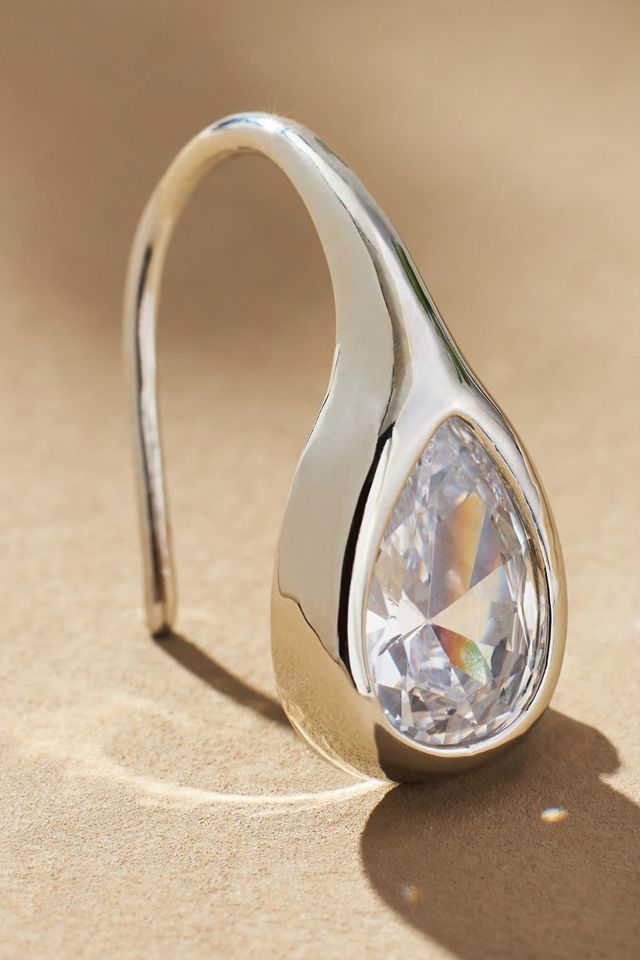 Boucles d'oreilles Huggie en cristal délicat #3