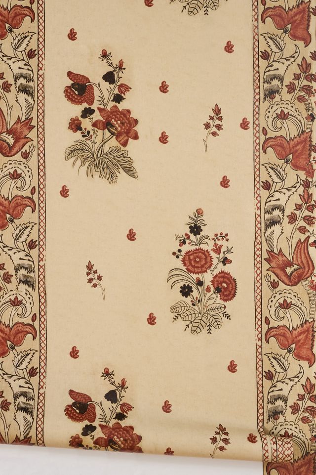 MINDTHEGAP Korond Floral Wallpaper #1
