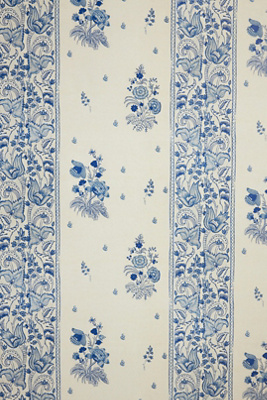 Mindthegap Korond Floral Wallpaper