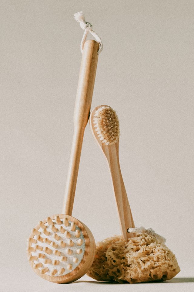 Baudelaire Cedar Long Handle Complexion Brush #1
