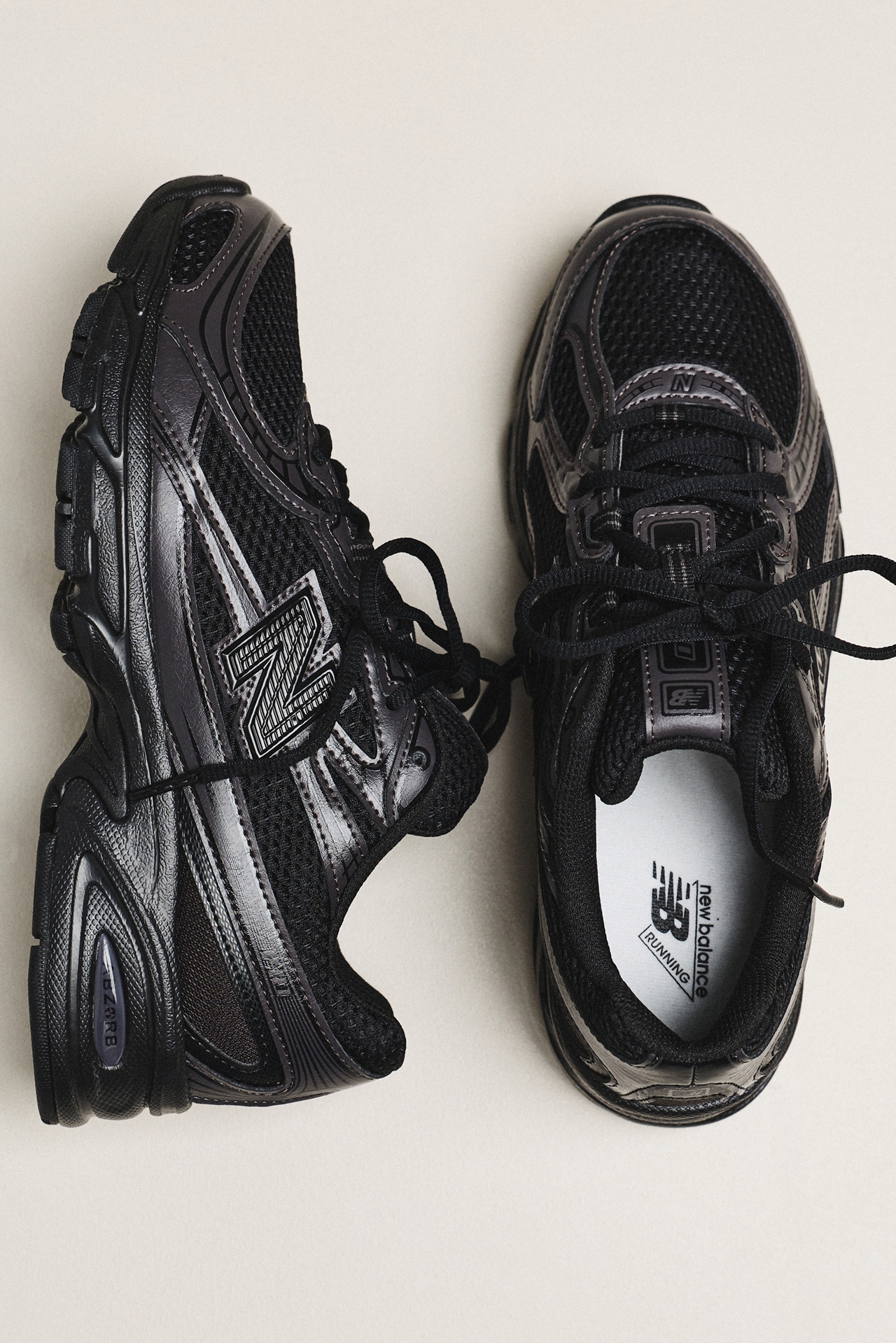 New Balance 740 Sneakers
